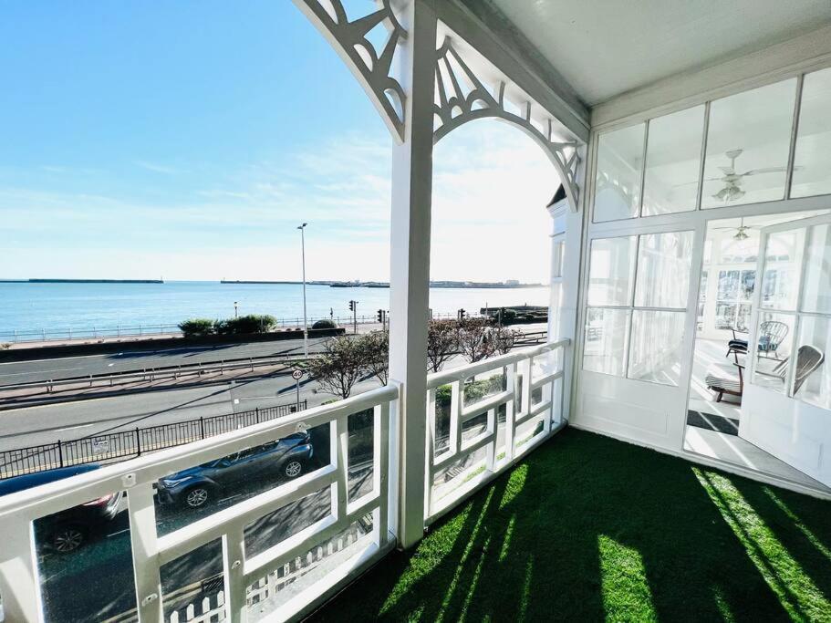Flat 4 Marine Parade House, 1 East Cliff- Next To Dover Port, White Cliffs, Beach, Castle Extérieur photo