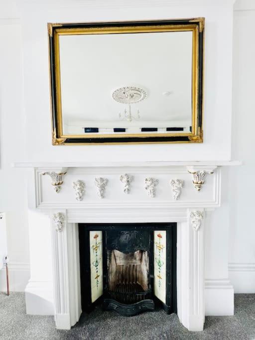 Flat 4 Marine Parade House, 1 East Cliff- Next To Dover Port, White Cliffs, Beach, Castle Extérieur photo