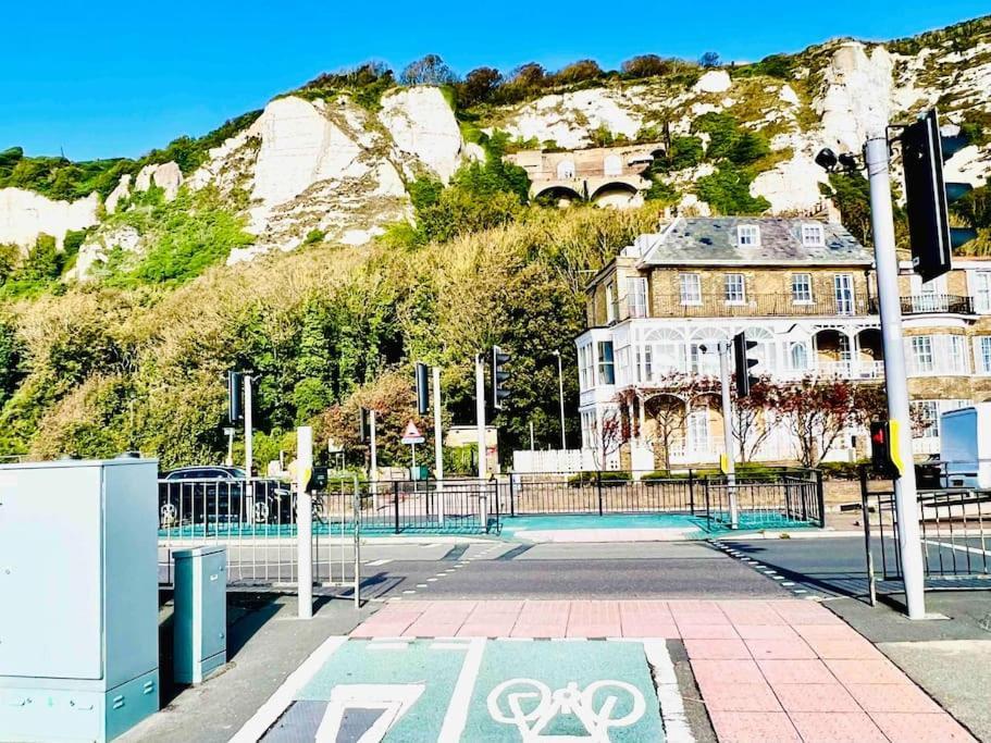 Flat 4 Marine Parade House, 1 East Cliff- Next To Dover Port, White Cliffs, Beach, Castle Extérieur photo