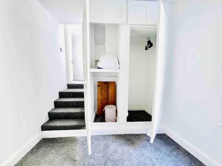 Flat 4 Marine Parade House, 1 East Cliff- Next To Dover Port, White Cliffs, Beach, Castle Extérieur photo