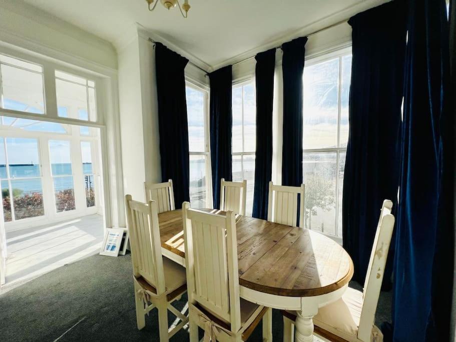 Flat 4 Marine Parade House, 1 East Cliff- Next To Dover Port, White Cliffs, Beach, Castle Extérieur photo